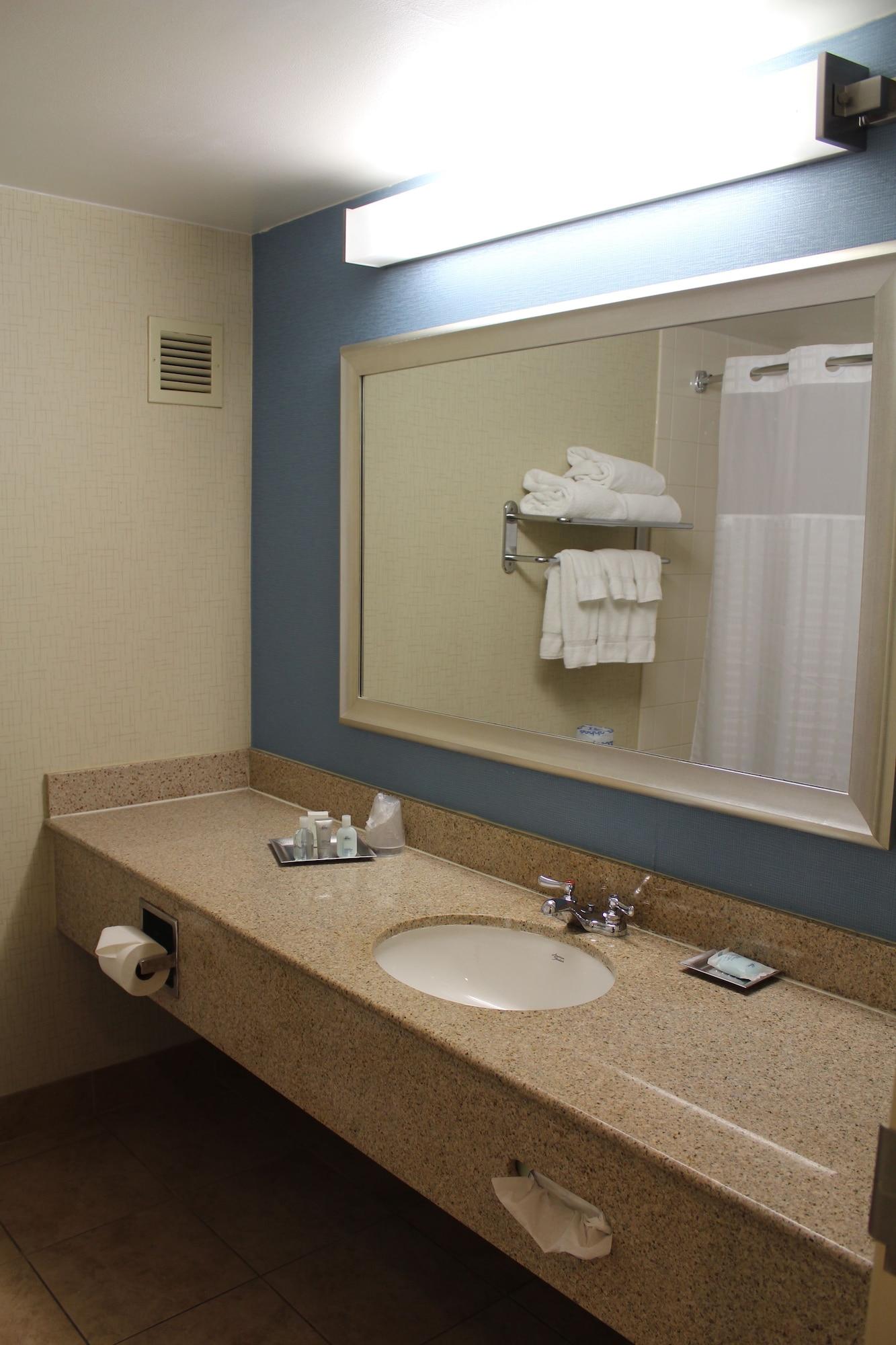 Courtyard By Marriott Center Hotel 4*