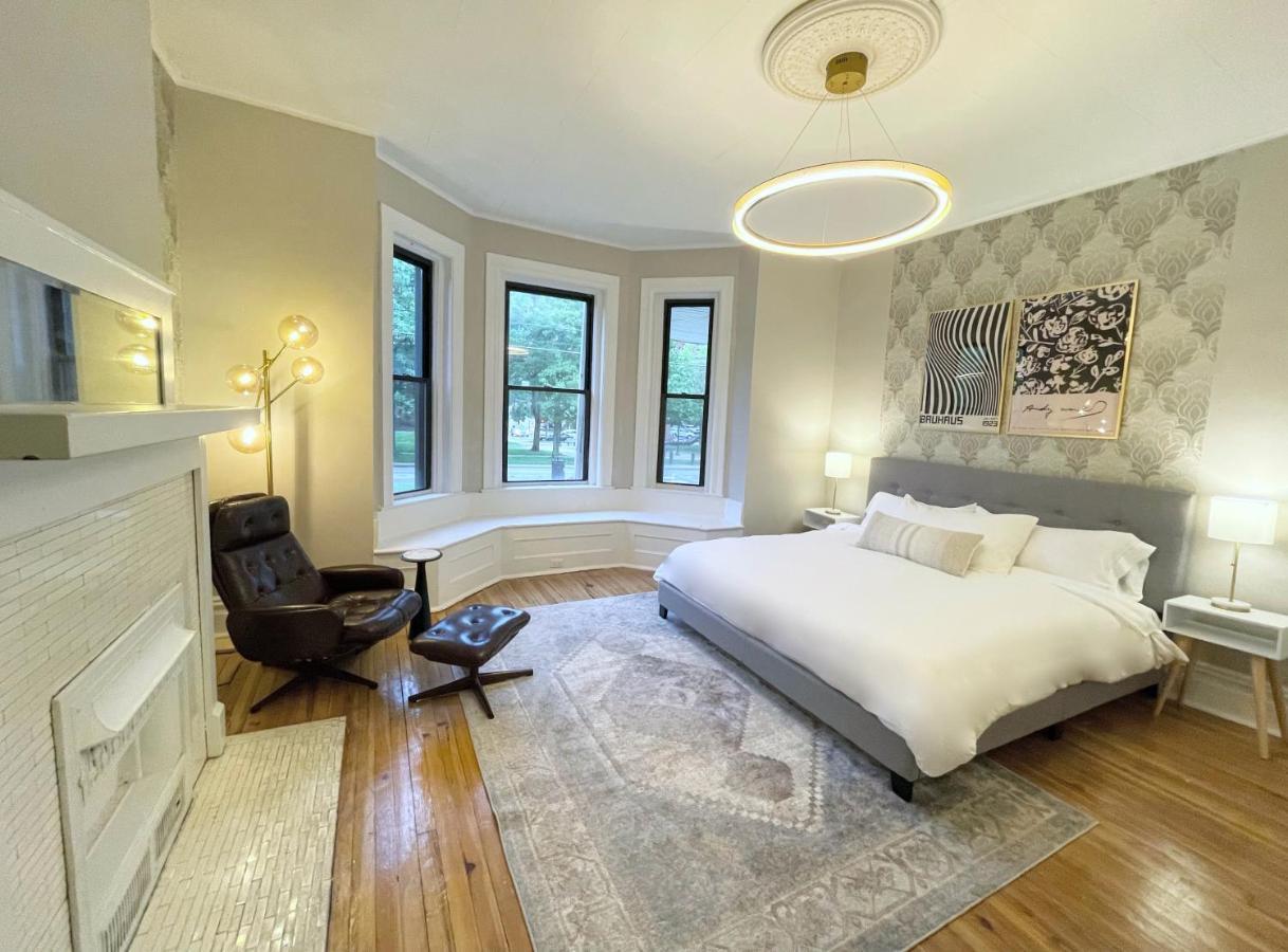 Apartment The Warhola Bloomfield By Luxe Pgh Pittsburgh