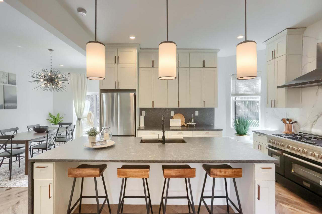 Newly Renovated Victorian Gem Perfect Space For Family Vacations!