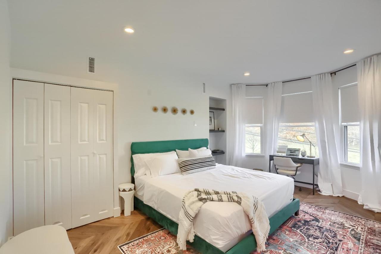 Holiday home Newly Renovated Victorian Gem Perfect Space For Family Vacations!