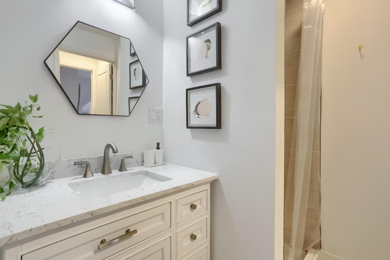 Newly Renovated Victorian Gem Perfect Space For Family Vacations!
