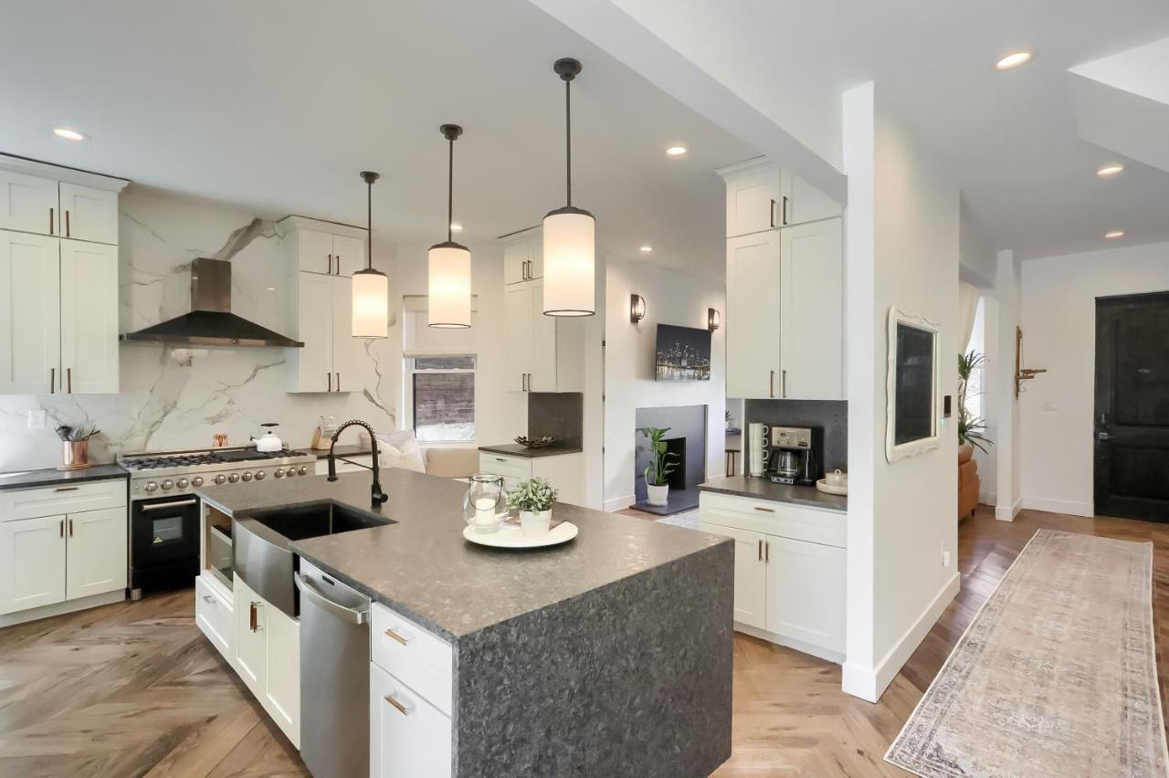 Newly Renovated Victorian Gem Perfect Space For Family Vacations! Pittsburgh