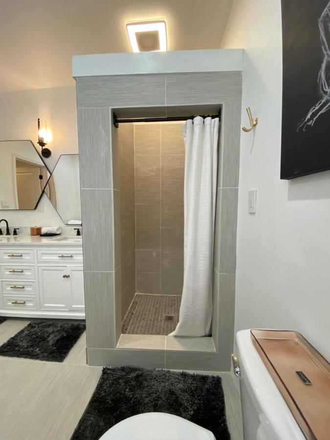 Newly Renovated Victorian Gem Perfect Space For Family Vacations!