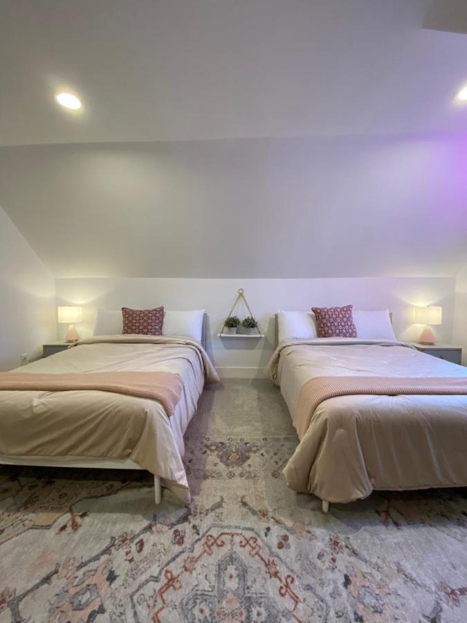 Newly Renovated Victorian Gem Perfect Space For Family Vacations!