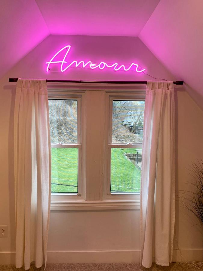 Newly Renovated Victorian Gem Perfect Space For Family Vacations! Pittsburgh
