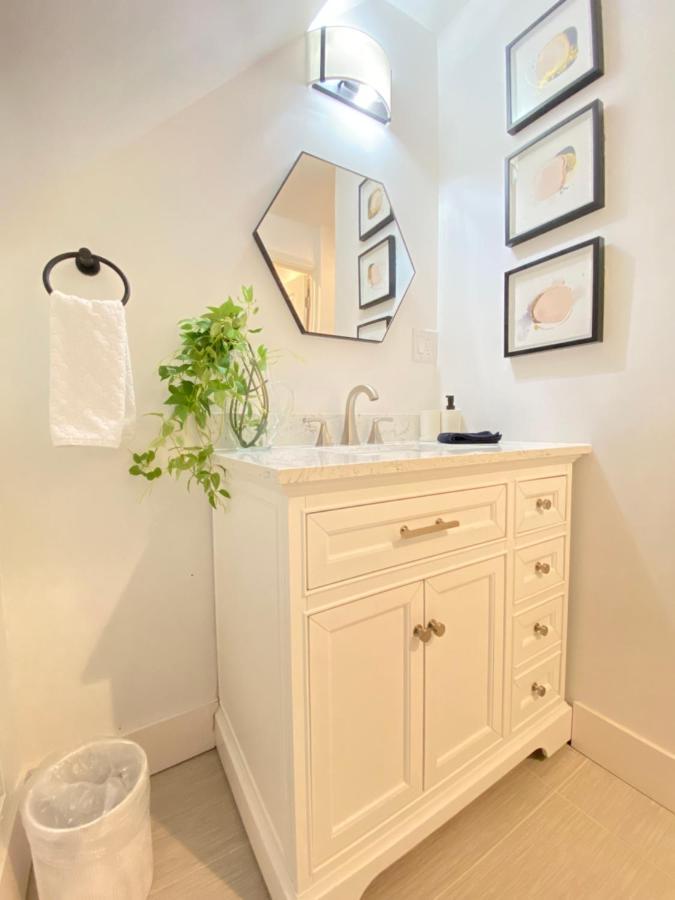 Newly Renovated Victorian Gem Perfect Space For Family Vacations! *