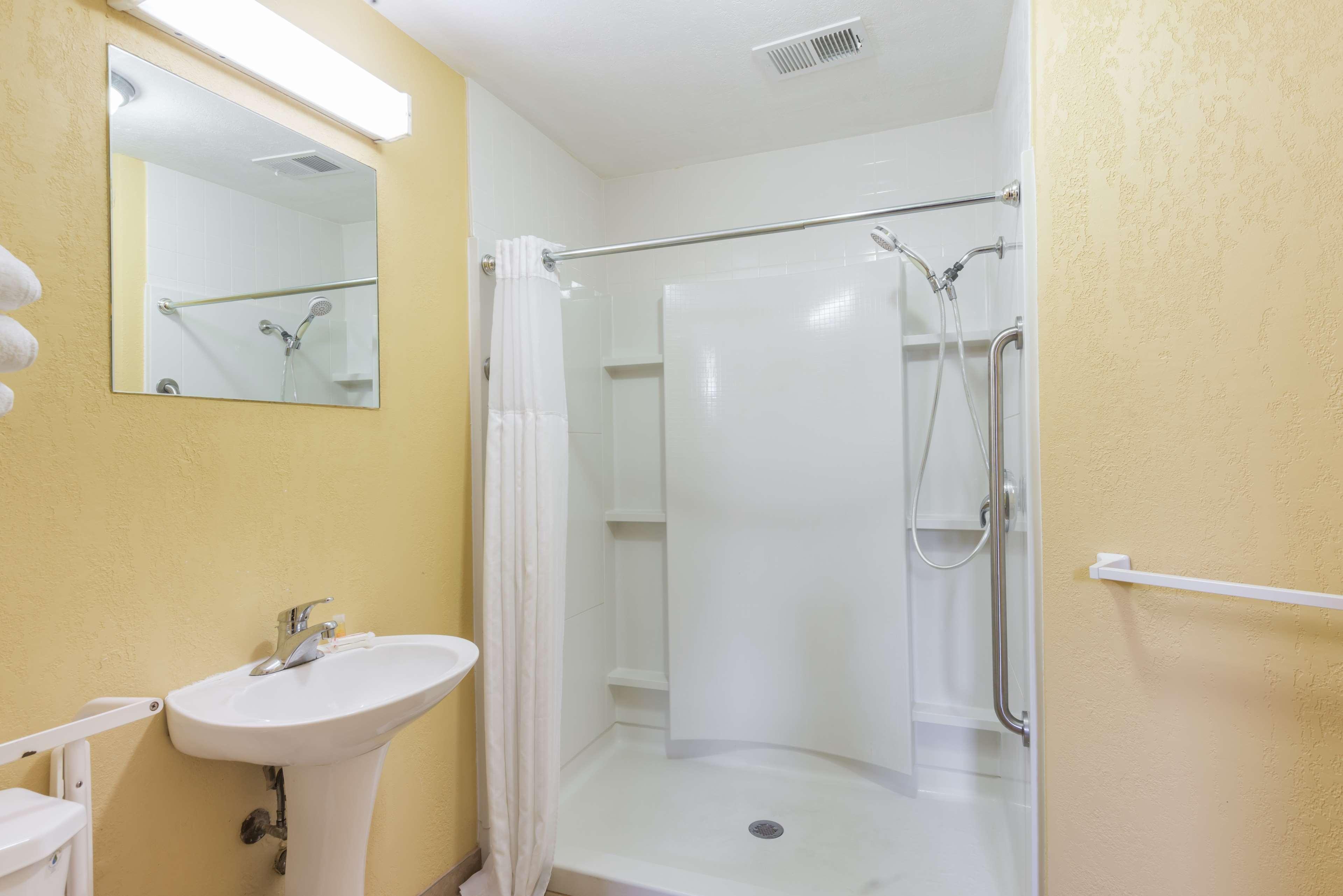 Days By Wyndham Hotel Pittsburgh