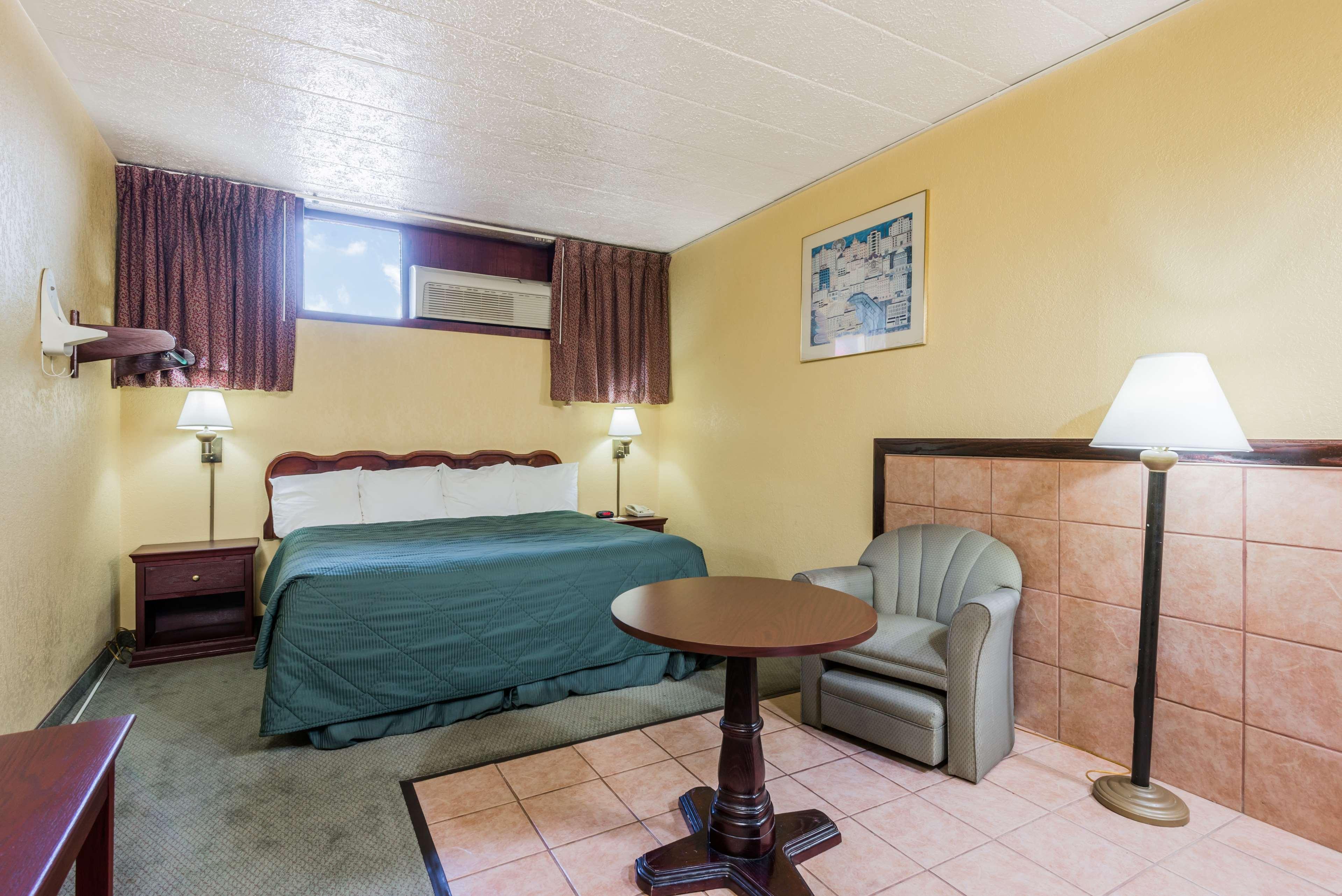Days By Wyndham Hotel Pittsburgh