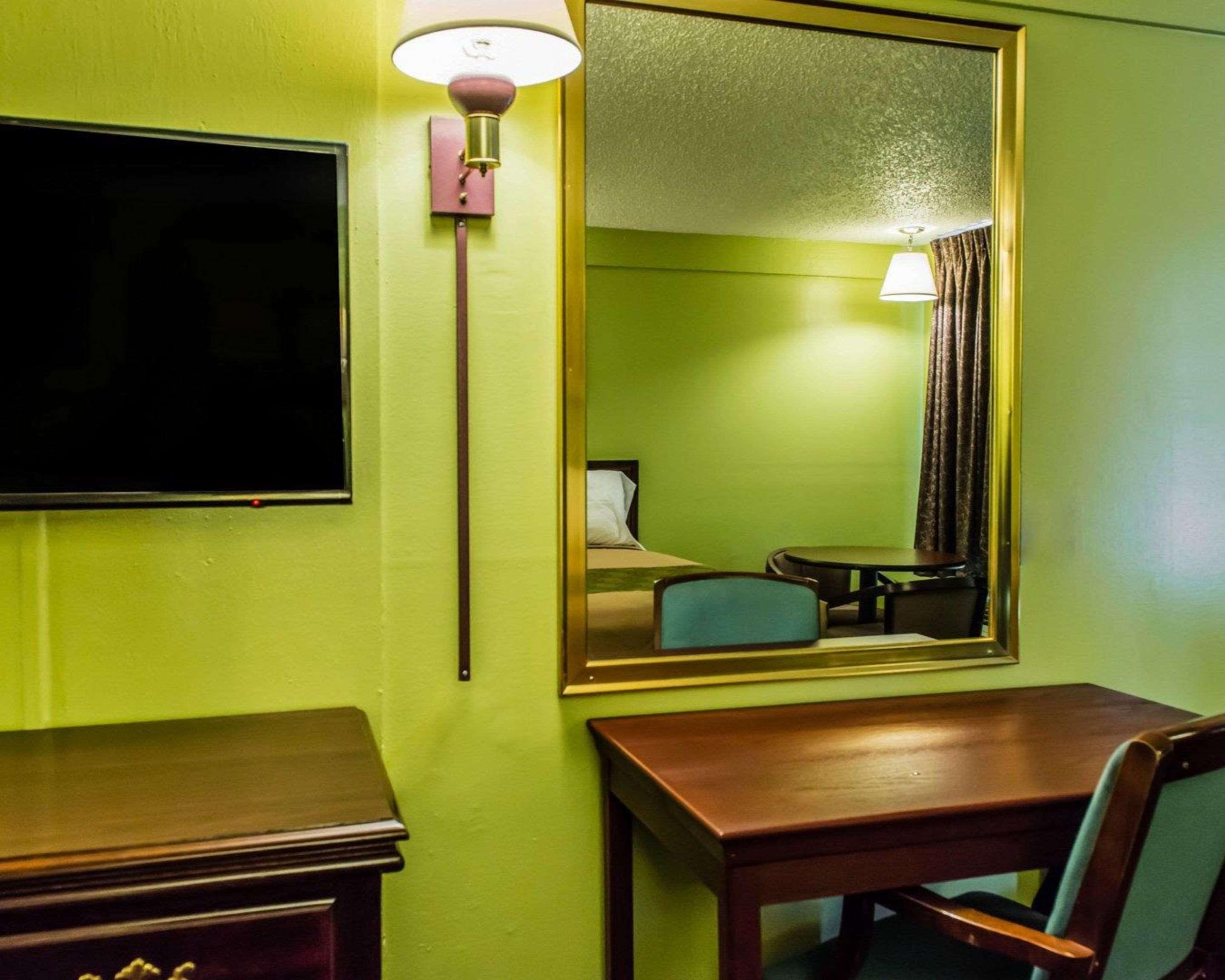 Lodge Econo I-79 Pittsburgh