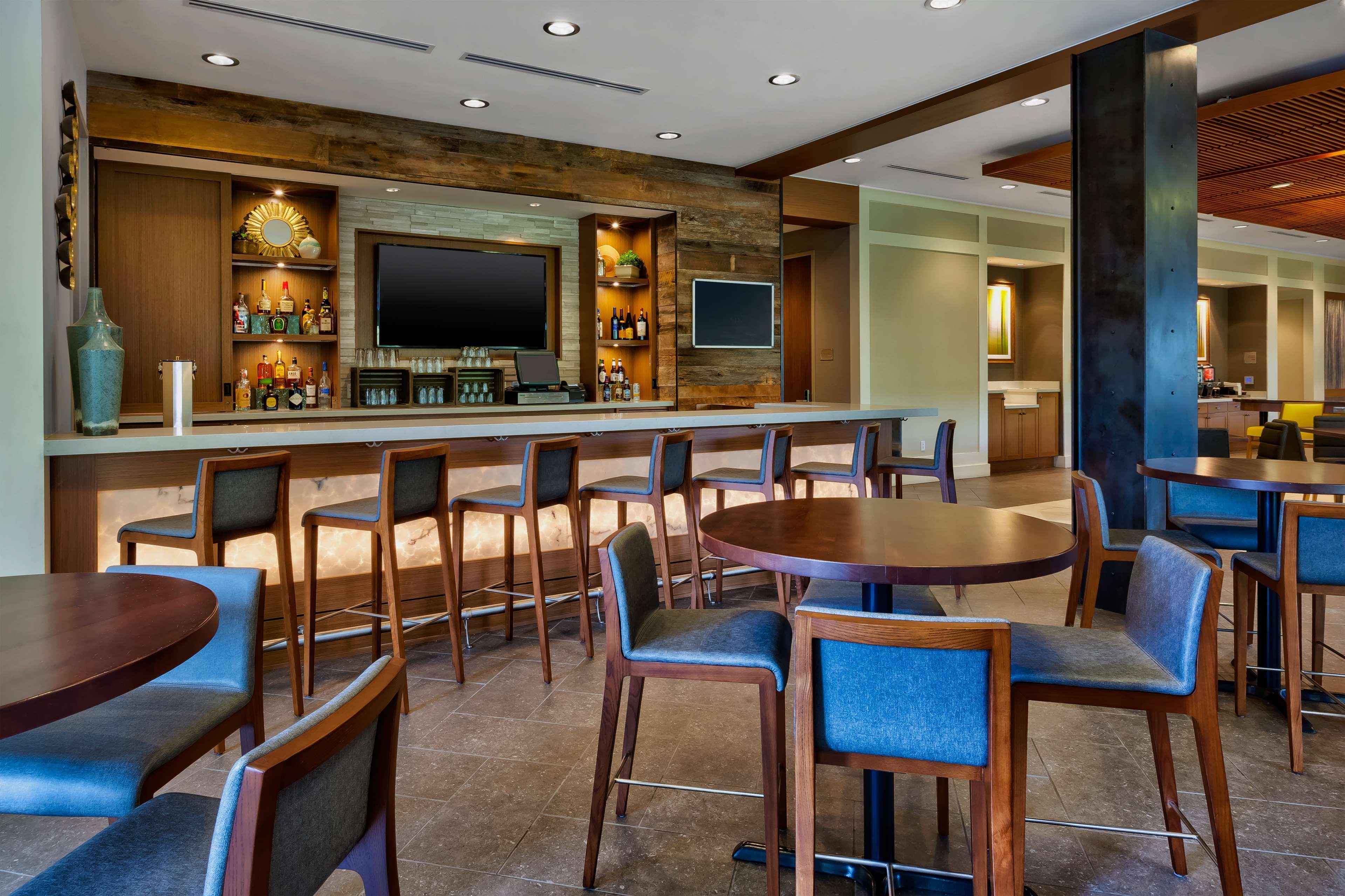 Hotel Homewood By Hilton Downtown