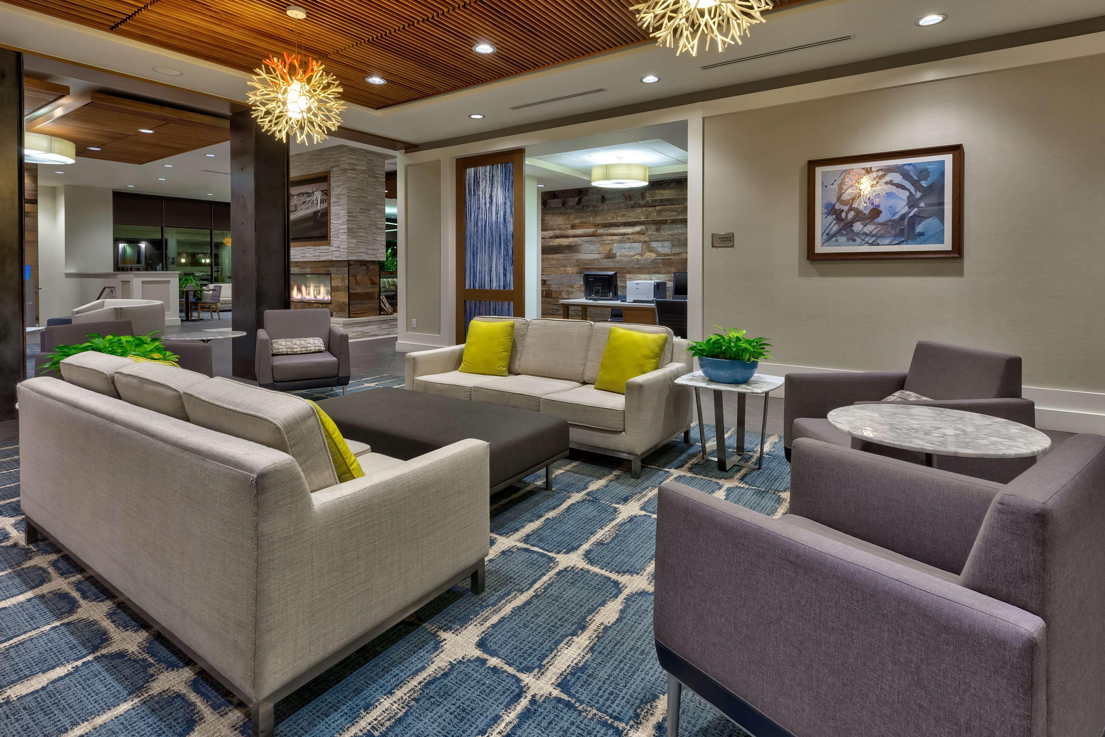 Hotel Homewood By Hilton Downtown