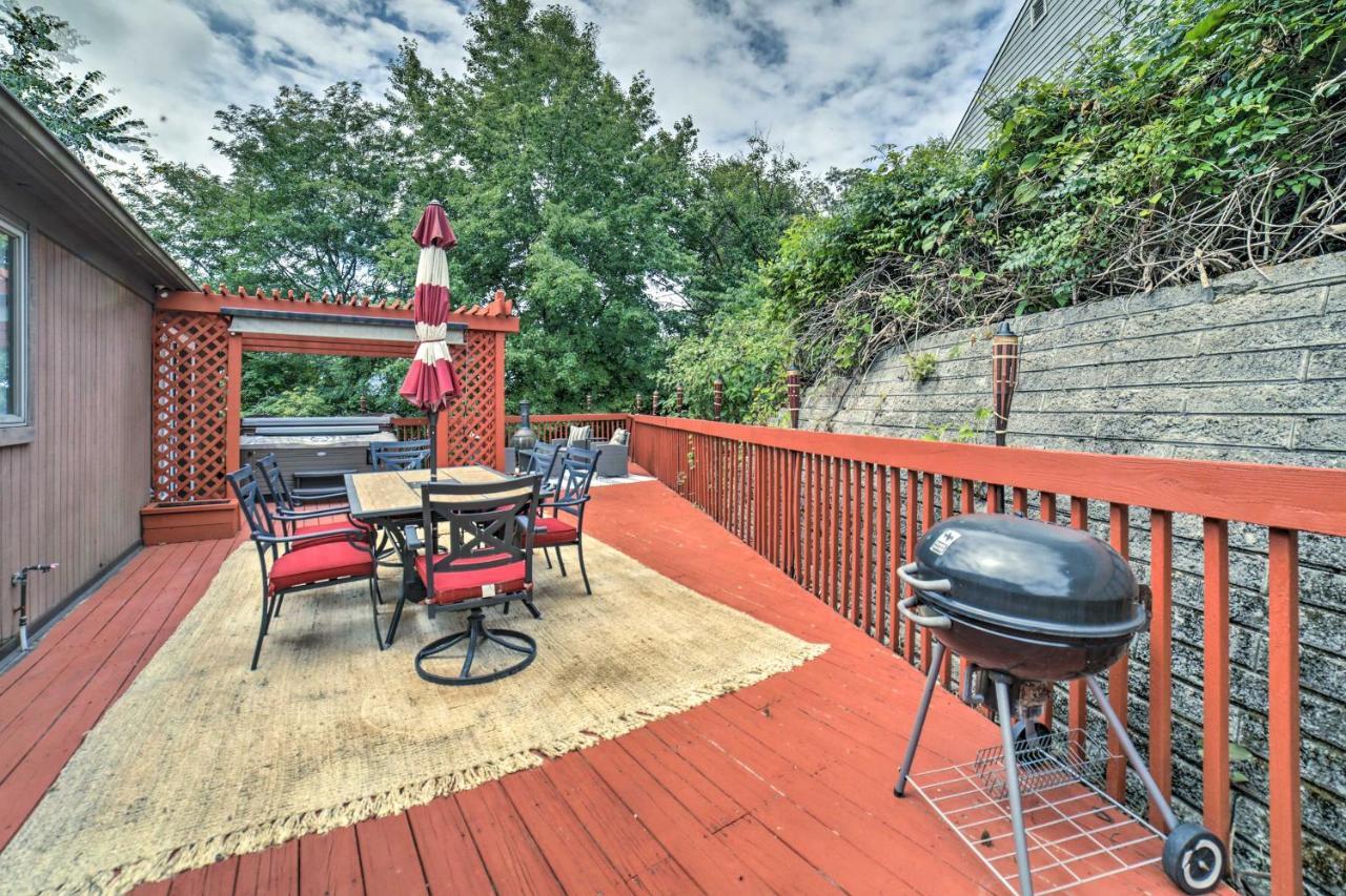Retreat With Deck About 4 Mi To Dtwn! Ferienhaus Pittsburgh