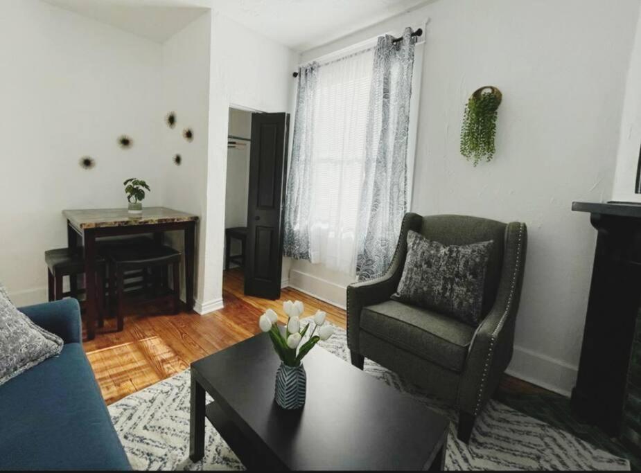 Apartment Lovely 2br W Office Space - King Bed & Alexa