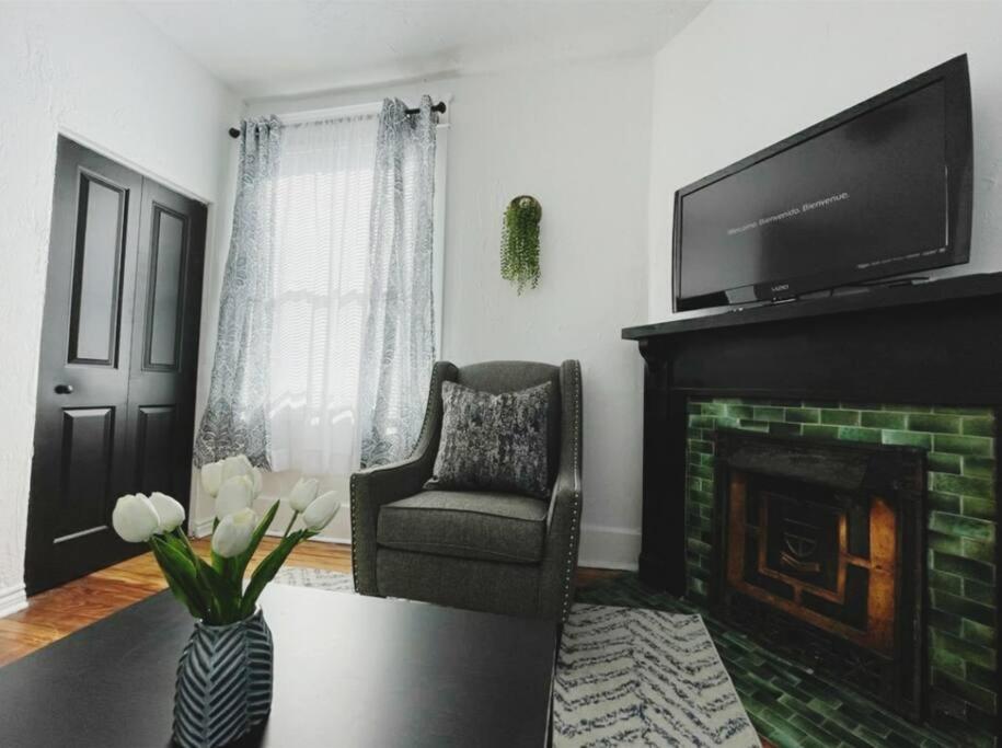 Lovely 2br W Office Space - King Bed & Alexa Pittsburgh