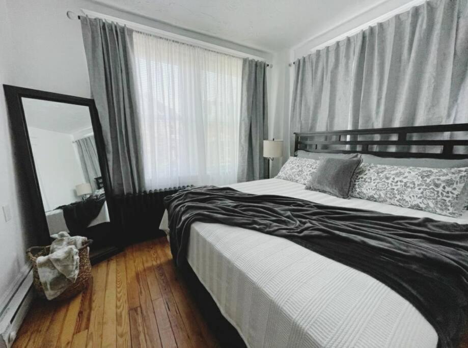 Apartment Lovely 2br W Office Space - King Bed & Alexa Pittsburgh