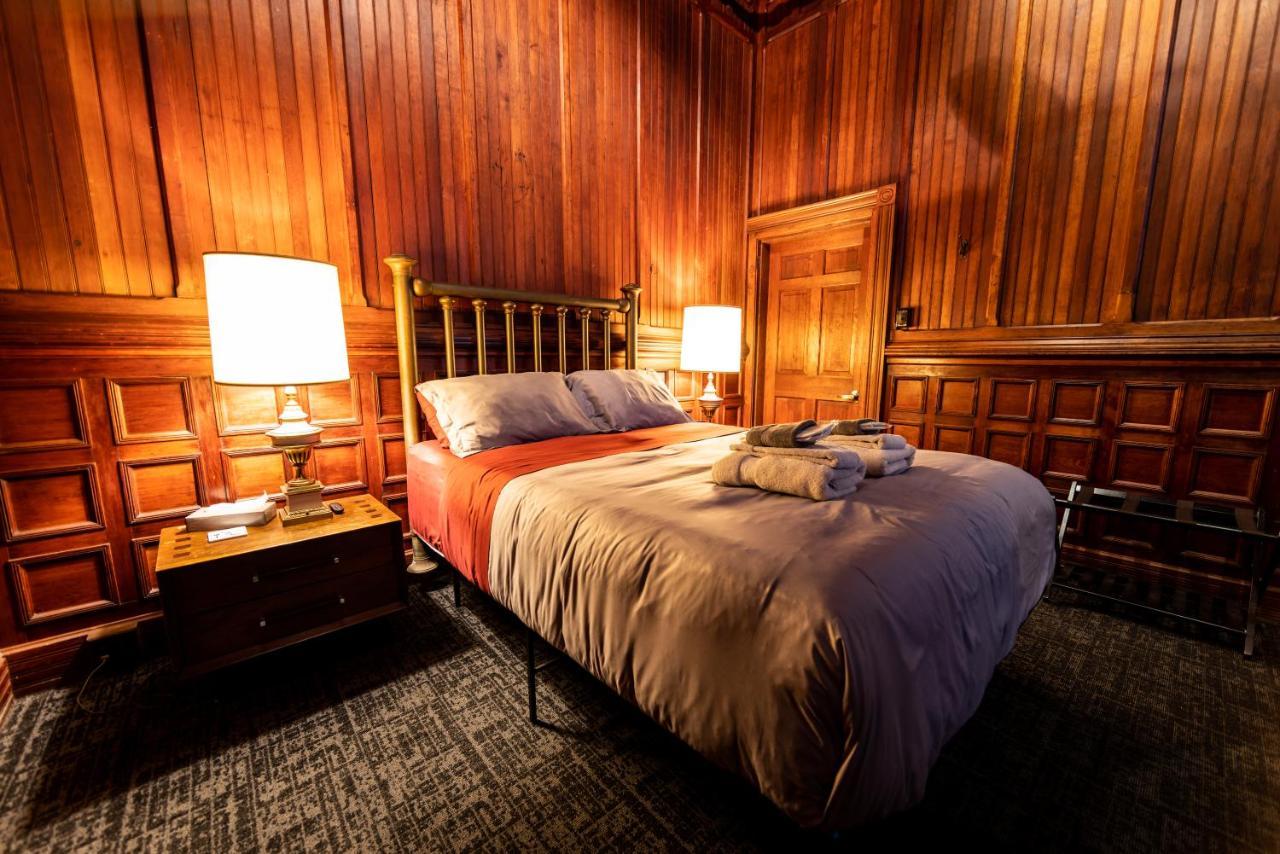 Traveler's Rest Hotel 3*