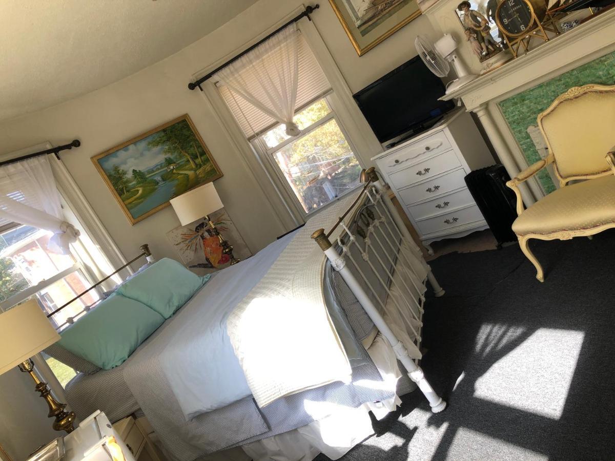 Guest house Highland Park *