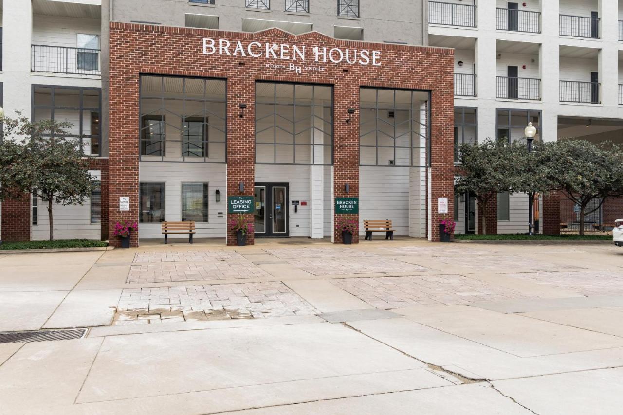 Apartment Frontdesk Bracken House Apts North Shore Pittsburgh