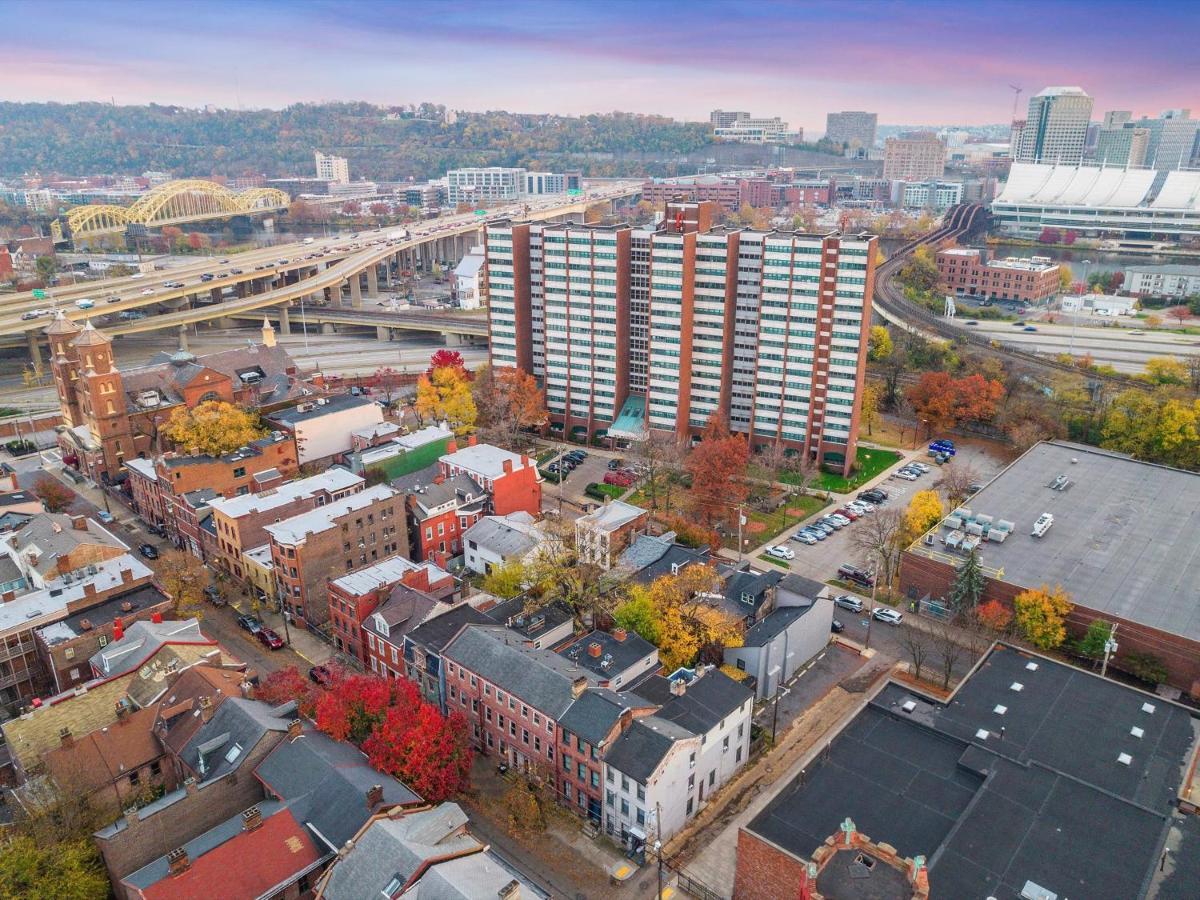 Casa de férias Stylish 4 Bedroom Loft Home, North Shore, Skyline View Close To Nhl, Nfl *