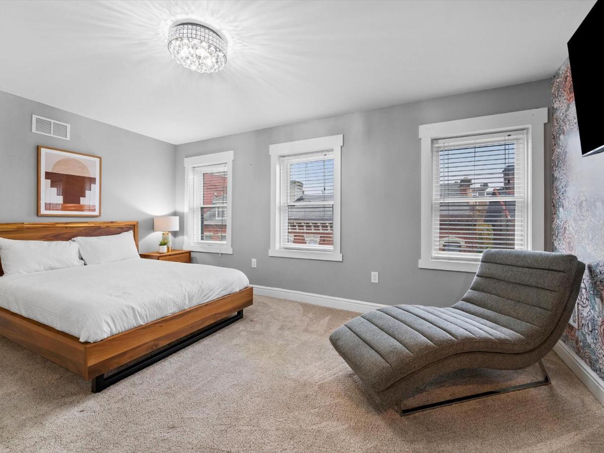 Casa de férias Stylish 4 Bedroom Loft Home, North Shore, Skyline View Close To Nhl, Nfl *