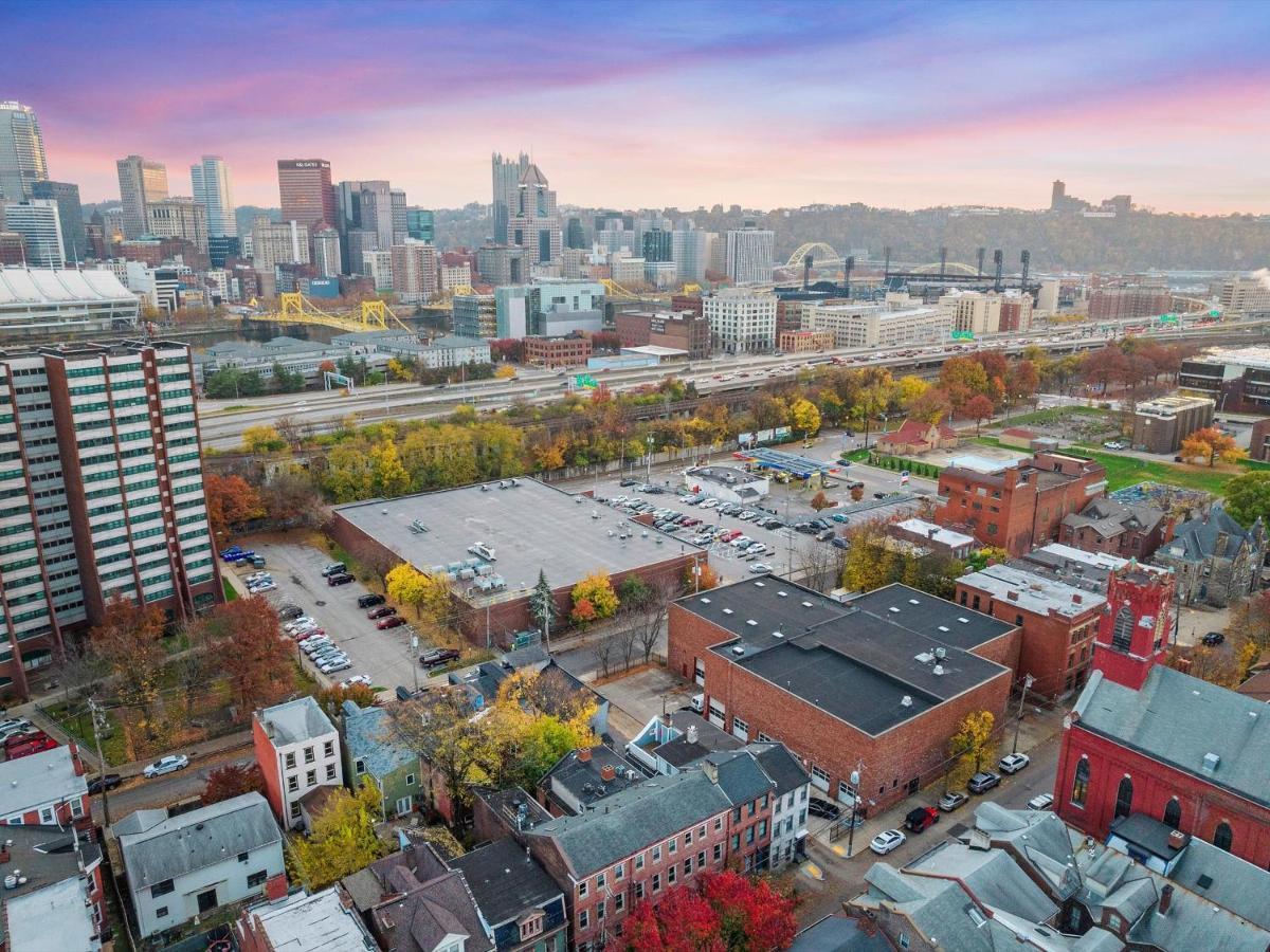 Stylish 4 Bedroom Loft Home, North Shore, Skyline View Close To Nhl, Nfl *