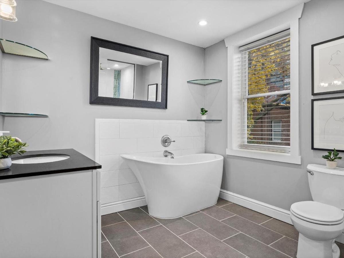 Stylish 4 Bedroom Loft Home, North Shore, Skyline View Close To Nhl, Nfl Casa de férias *