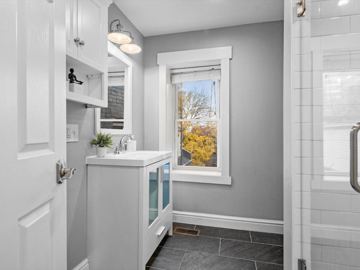 Casa de férias Stylish 4 Bedroom Loft Home, North Shore, Skyline View Close To Nhl, Nfl Pittsburgh