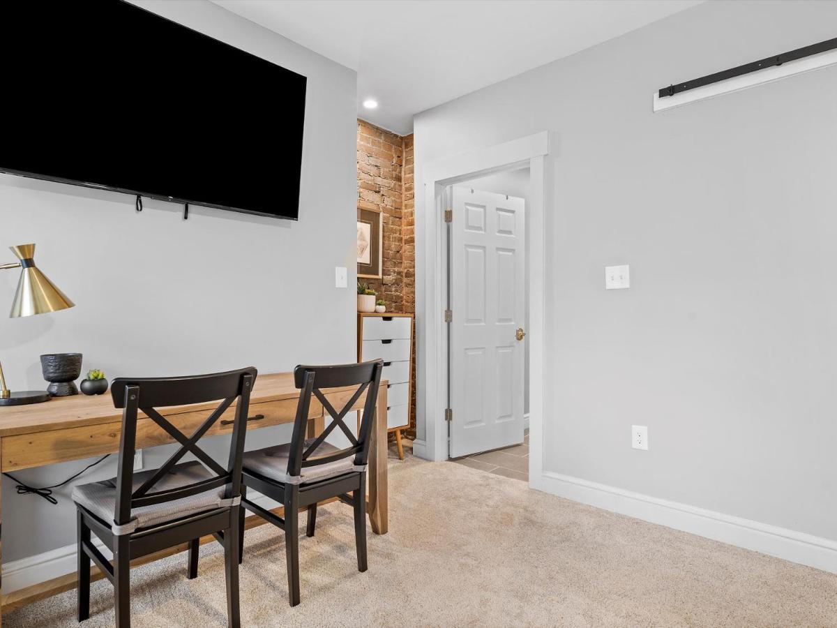 Stylish 4 Bedroom Loft Home, North Shore, Skyline View Close To Nhl, Nfl Casa de férias *