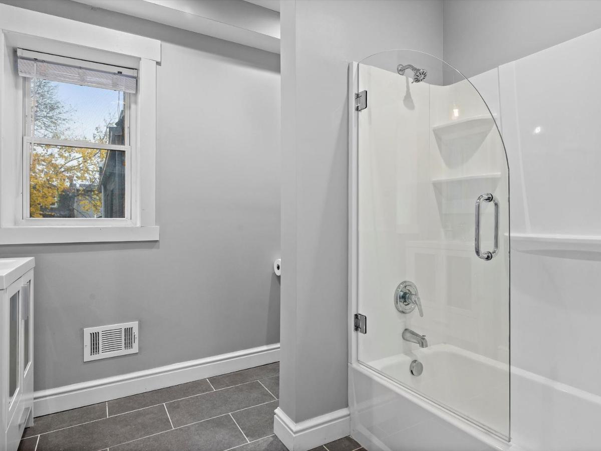 Stylish 4 Bedroom Loft Home, North Shore, Skyline View Close To Nhl, Nfl *