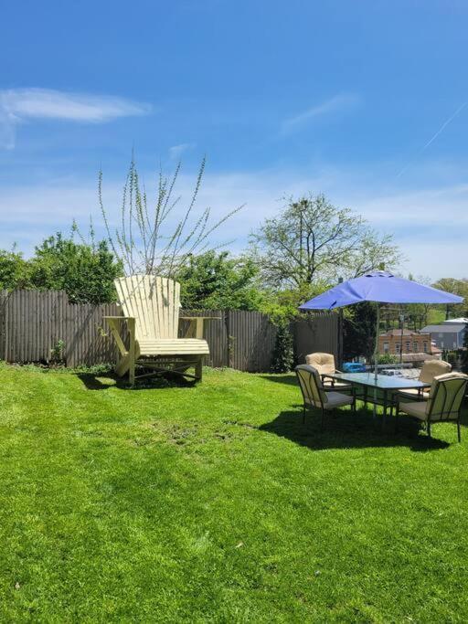2 Bedroom - Off Street Parking - Amazing View Nearby