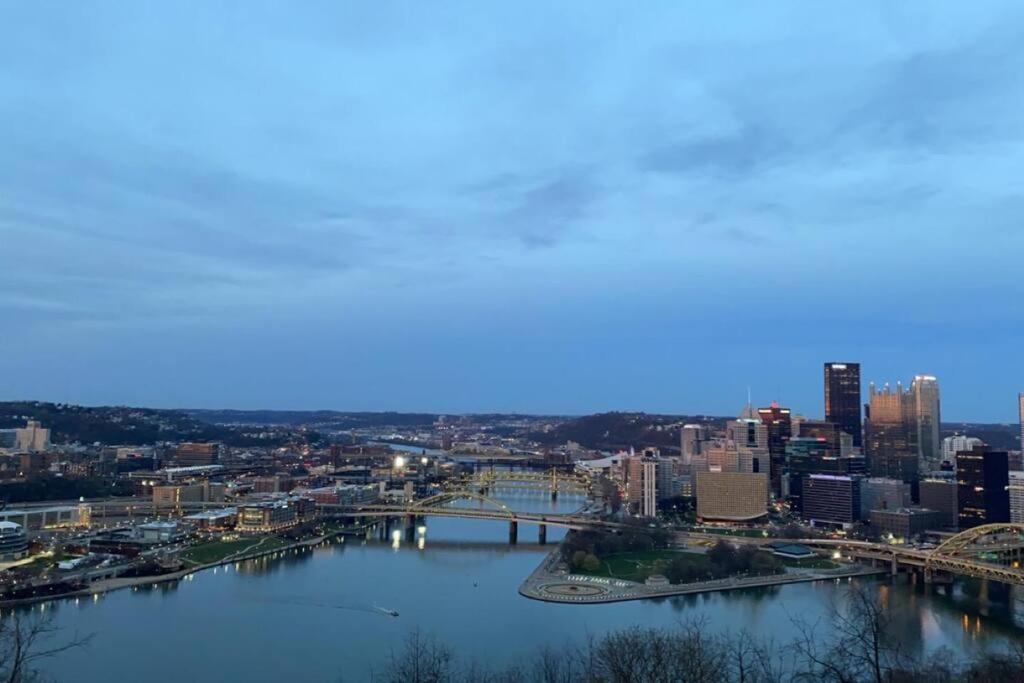 Apartment 2 Bedroom - Off Street Parking - Amazing View Nearby Pittsburgh