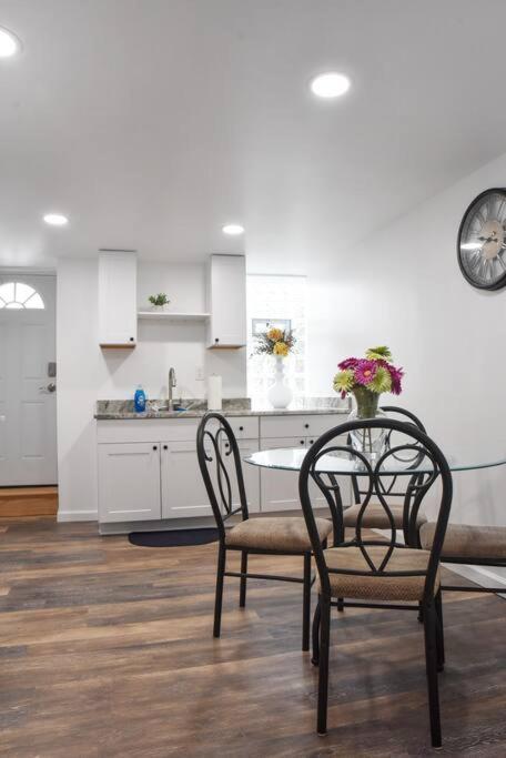 Apartment Cozy Mount Washington With Parking-sleeps 4
