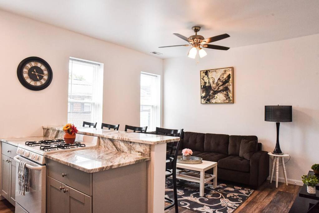 Beautiful Home-walkable Area W Parking