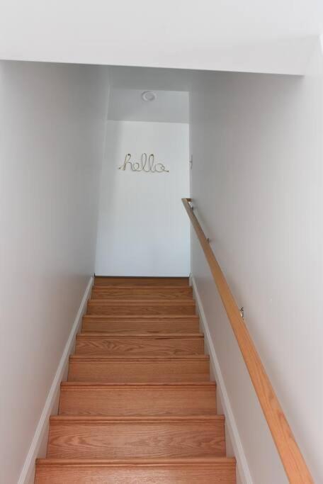 Apartment Beautiful Home-walkable Area W Parking *