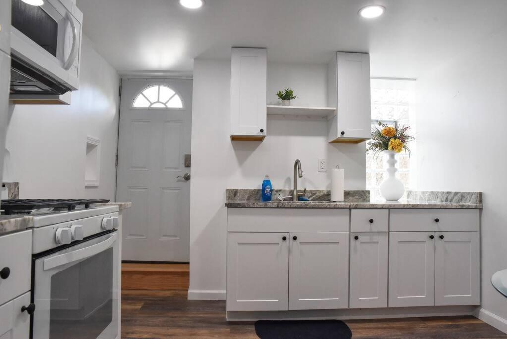 Cozy Mount Washington With Parking-sleeps 4 Apartment Pittsburgh