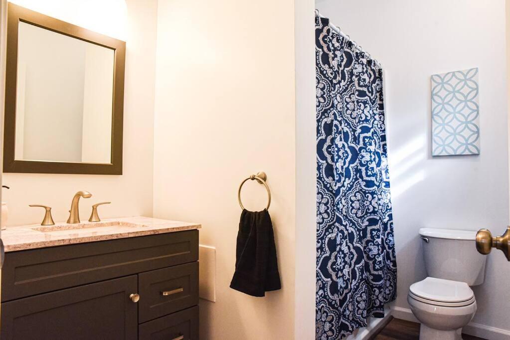 Beautiful Home-walkable Area W Parking Apartment *