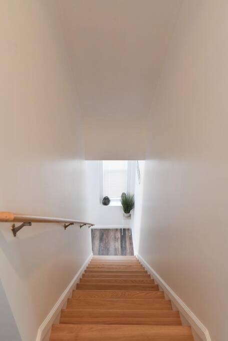 Beautiful Home-walkable Area W Parking Pittsburgh