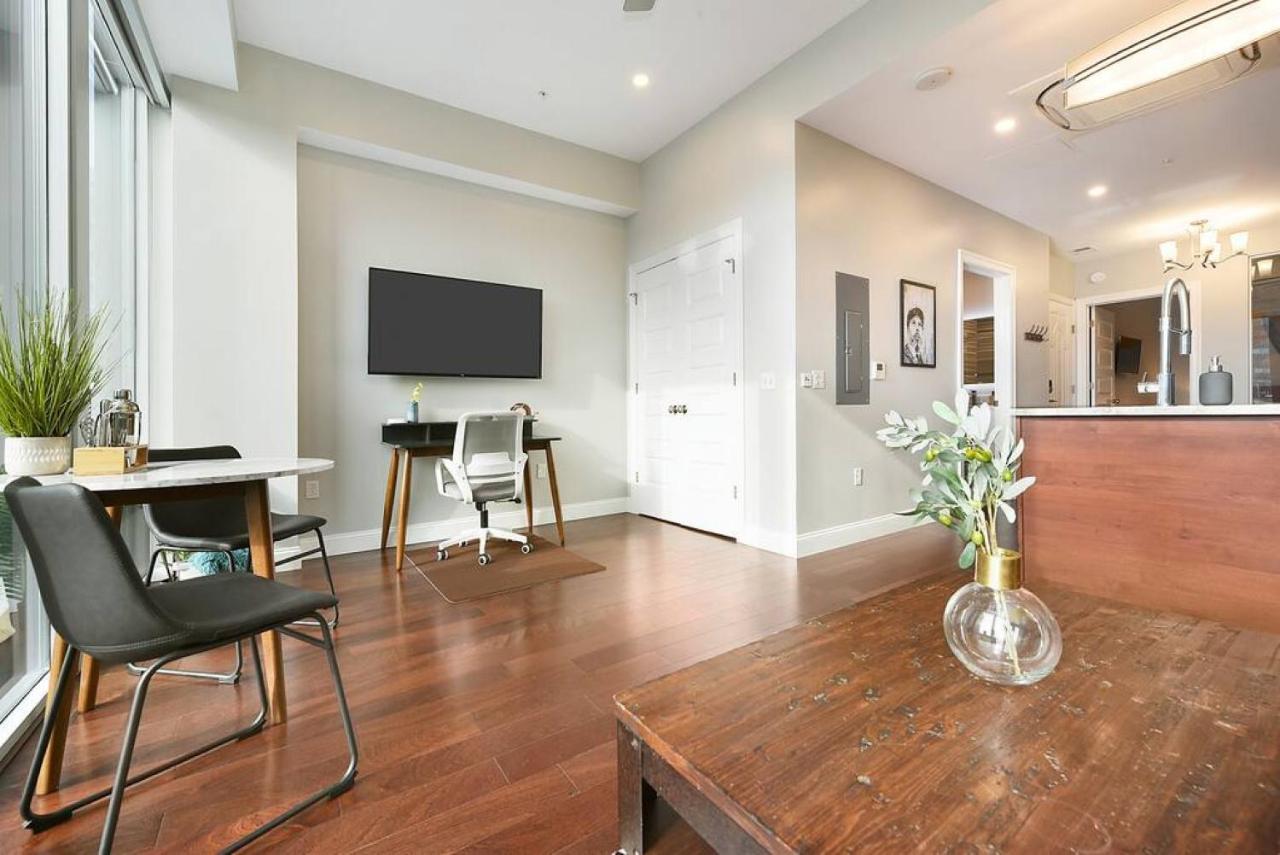 Hostwise Stays - The Washington At Chatham - Free Parking, Private Gym, Views! Pittsburgh