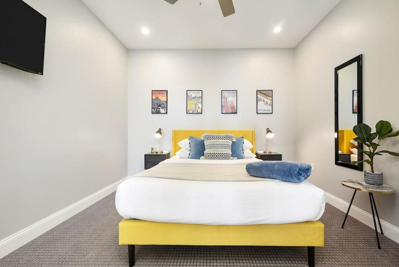 Apartment Hostwise - The Washington At Chatham - Free Parking, Private Gym, Skyline Views! *