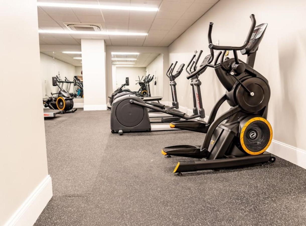 Hostwise - The Washington At Chatham - Free Parking, Private Gym, Skyline Views! *