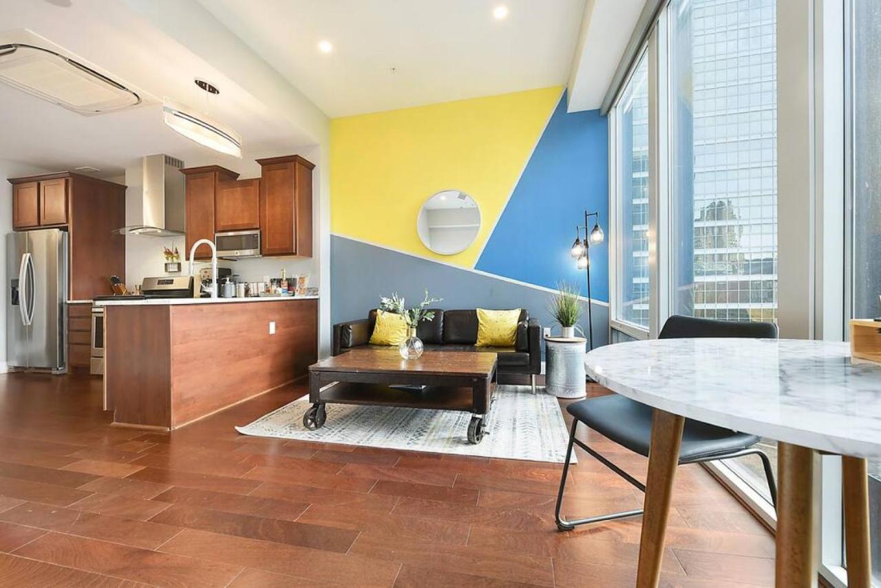 Hostwise Stays - The Washington At Chatham - Free Parking, Private Gym, Views! Apartment *