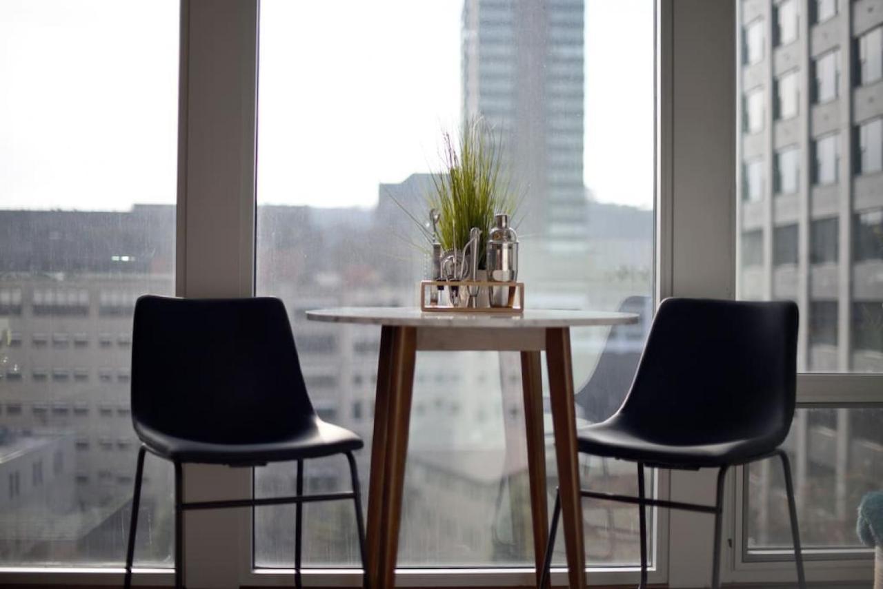Hostwise Stays - The Washington At Chatham - Free Parking, Private Gym, Views! Pittsburgh