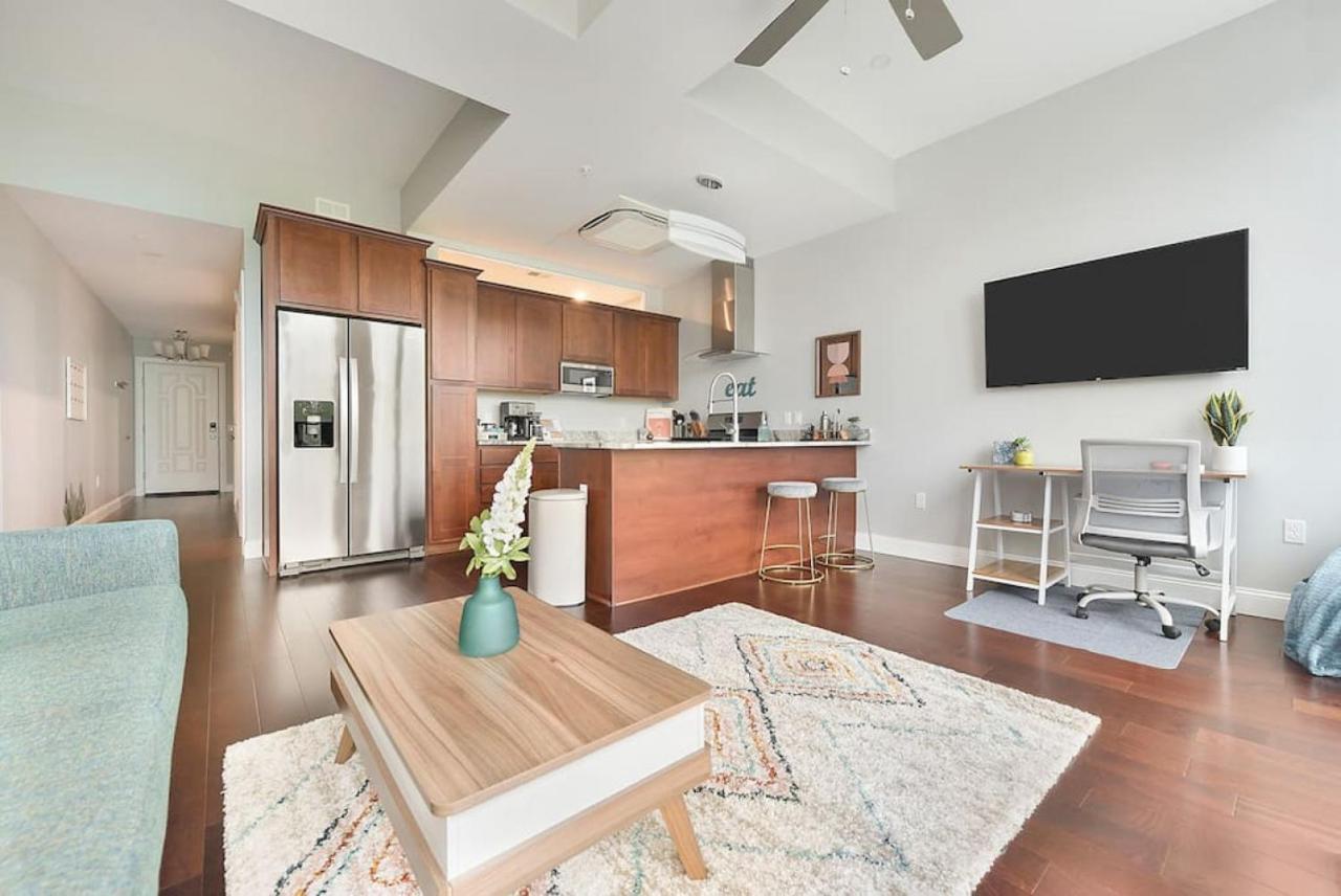 Hostwise - The Washington At Chatham - Free Parking, Private Gym, Skyline Views! Apartment Pittsburgh