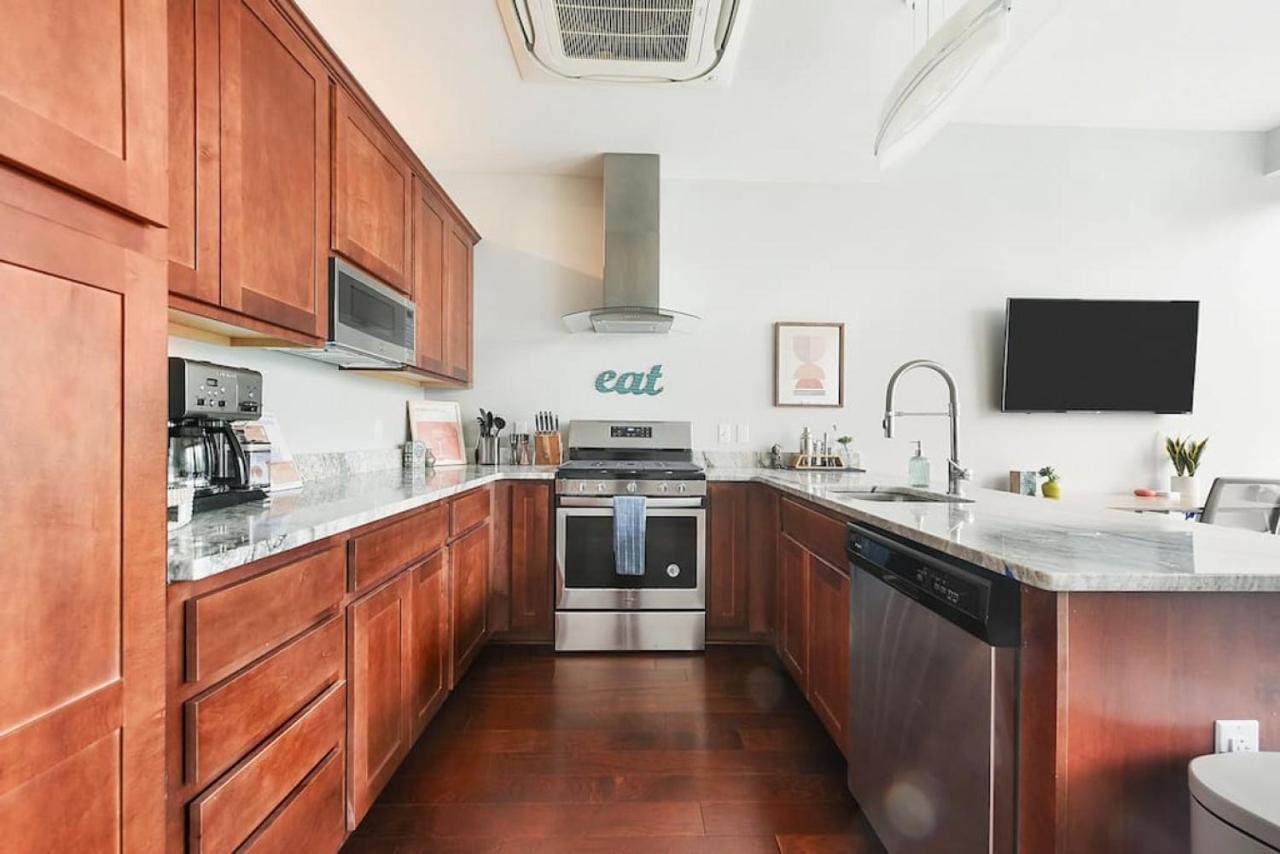 Apartment Hostwise - The Washington At Chatham - Free Parking, Private Gym, Skyline Views! Pittsburgh