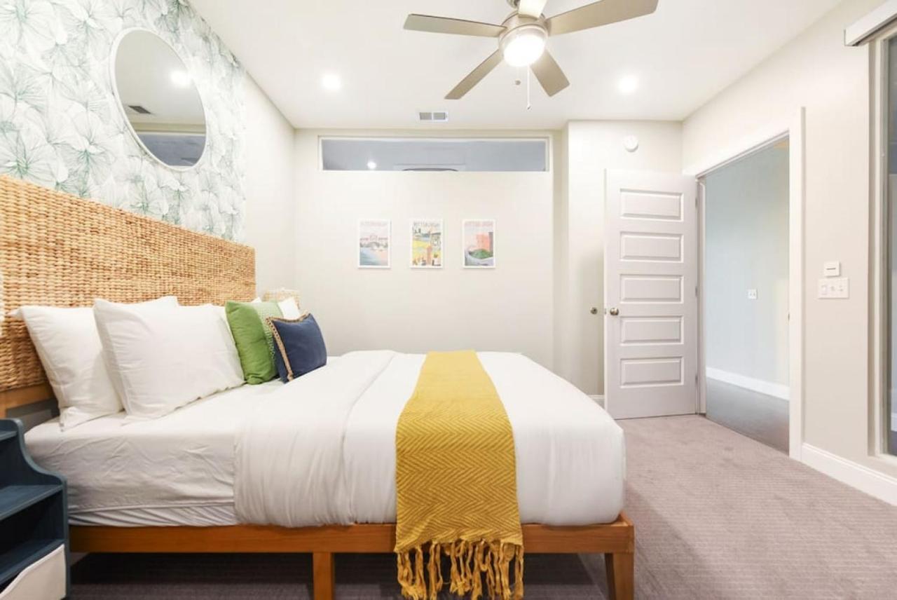 Hostwise - The Washington At Chatham - Free Parking, Private Gym, Skyline Views! Apartment *