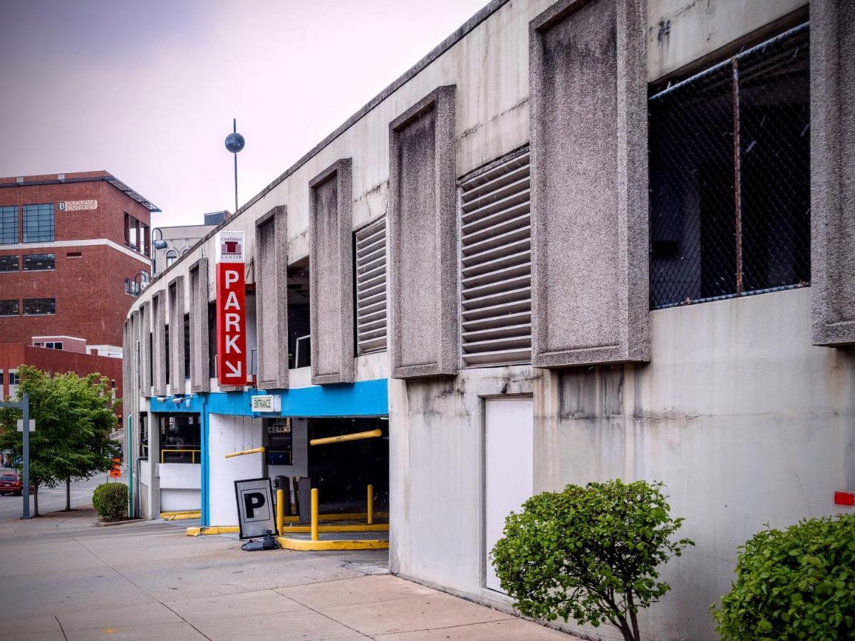 Apartment Hostwise - The Washington At Chatham - Free Parking, Private Gym, Skyline Views! Pittsburgh
