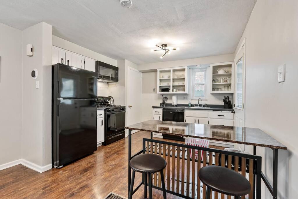 Open Floor Spacious Home, 15min From Downtown, Private Garage, Kids Friendly Pittsburgh