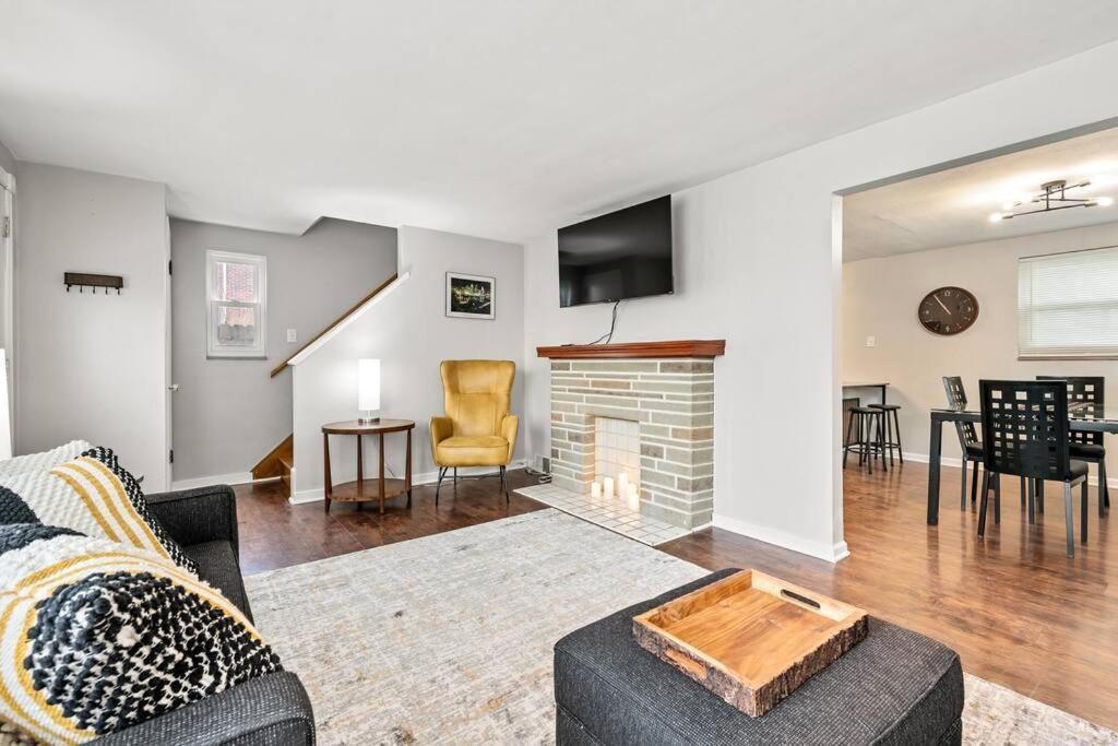 Open Floor Spacious Home, 15min From Downtown, Private Garage, Kids Friendly *
