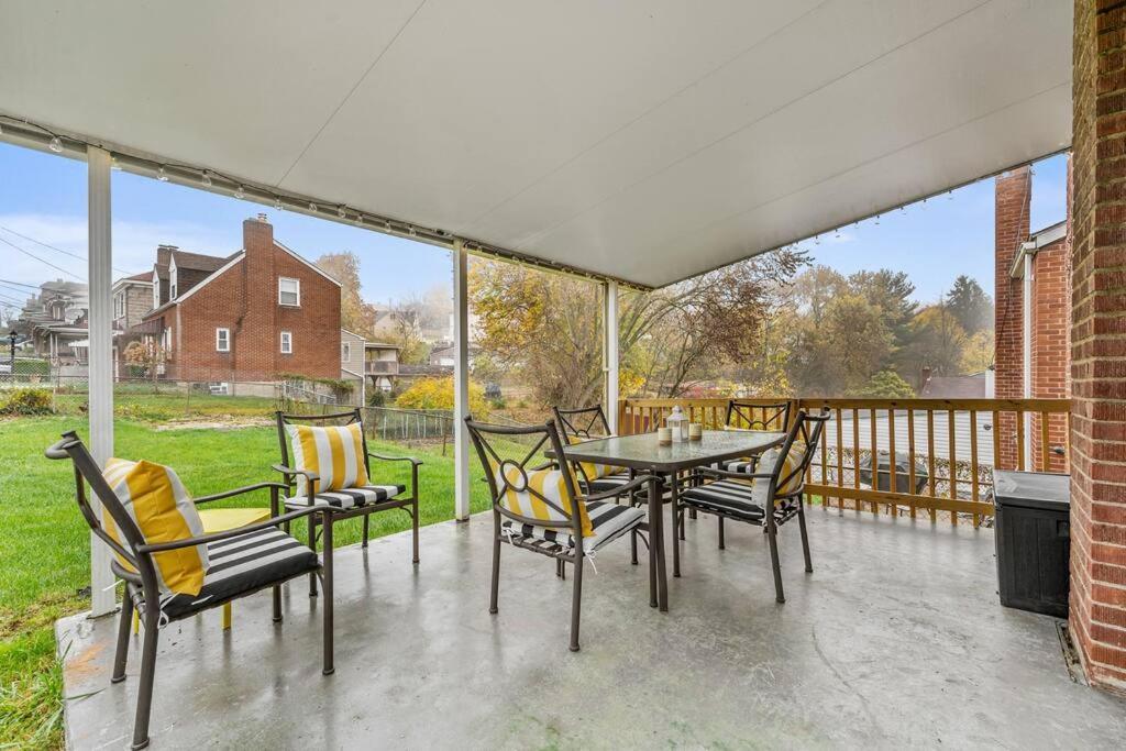 Holiday home Open Floor Spacious Home, 15min From Downtown, Private Garage, Kids Friendly *