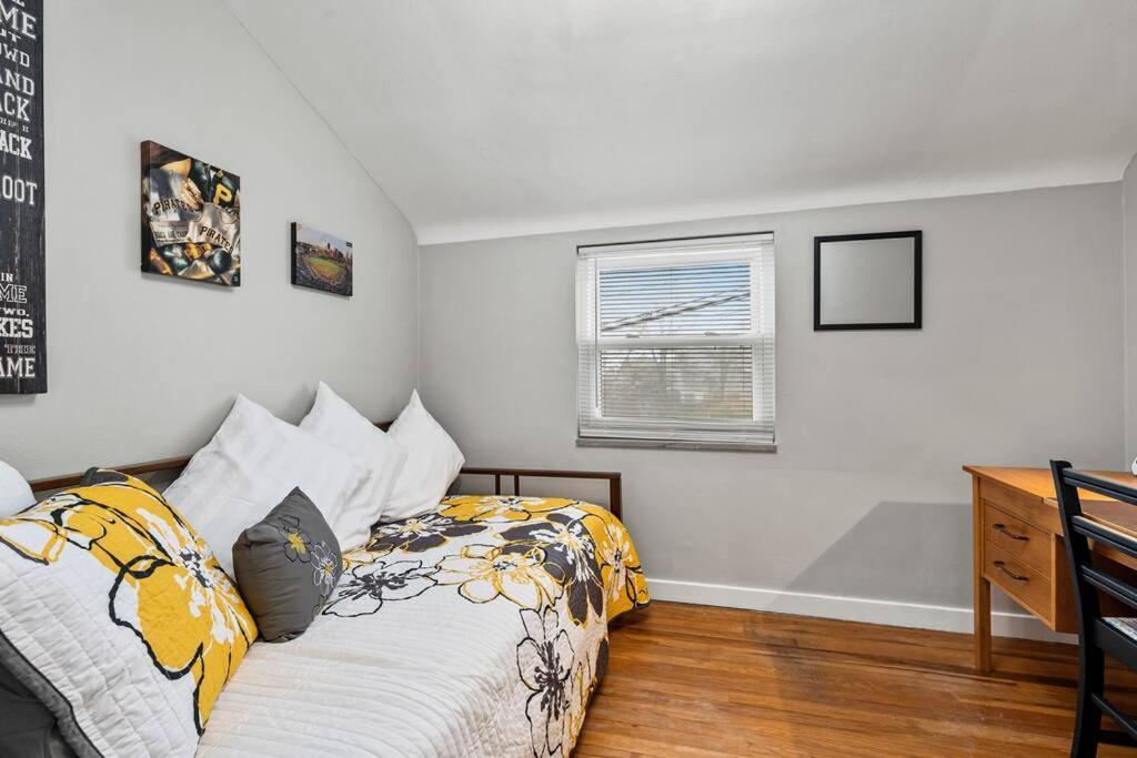 Holiday home Open Floor Spacious Home, 15min From Downtown, Private Garage, Kids Friendly Pittsburgh
